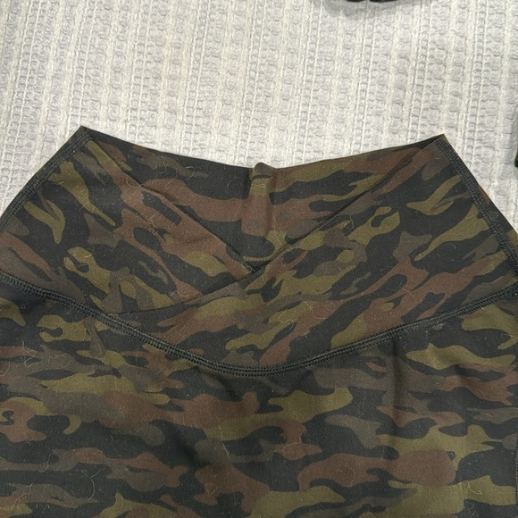 Alphalete Camo Leggings & Sports Bra Set - Olive Green Black - Picture 3 of 10